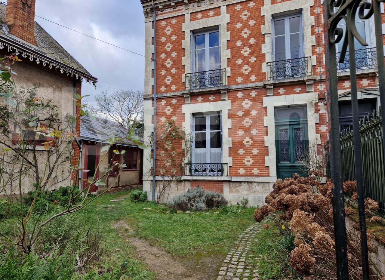 Maison bourgeoise 9 Pièce(s) ORLEANS
