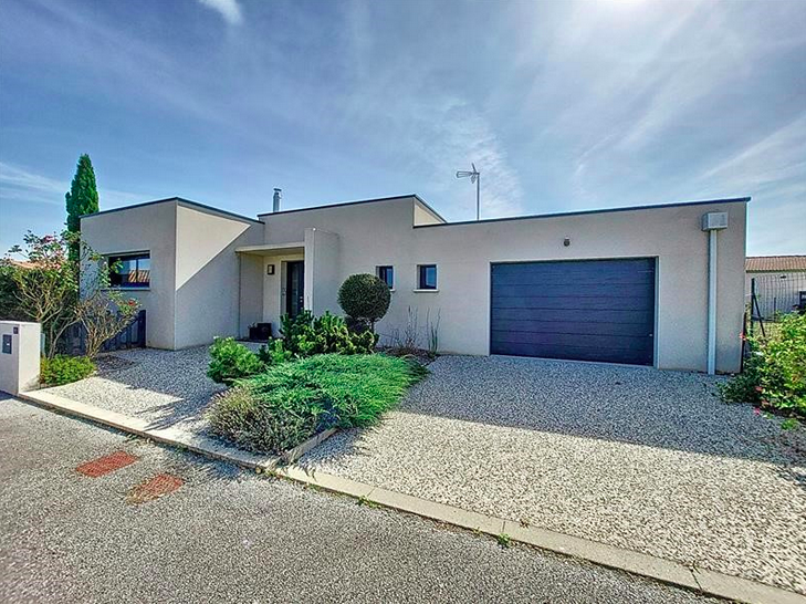 Maison 5 Pièce(s) MOUTIERS-LES-MAUXFAITS - Photo 2
