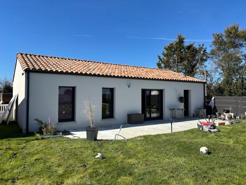 Maison 3 Pièce(s) LE BERNARD - Photo 2