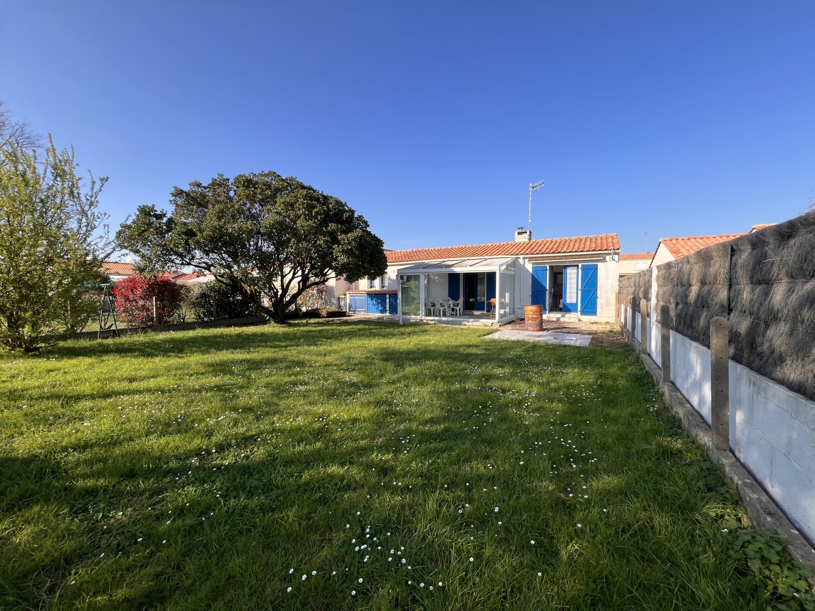 Maison 3 Pièce(s) LONGEVILLE-SUR-MER - Photo 1
