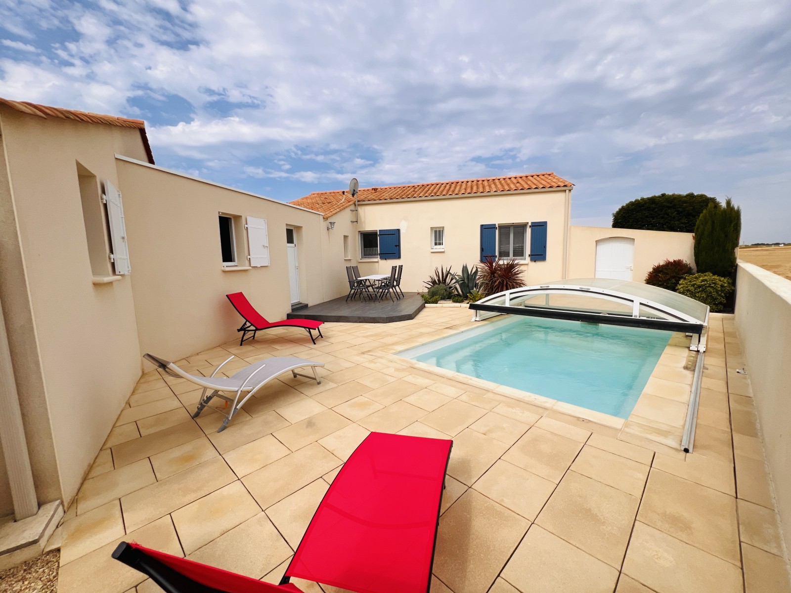 Maison 4 Pièce(s) LONGEVILLE-SUR-MER - Photo 1
