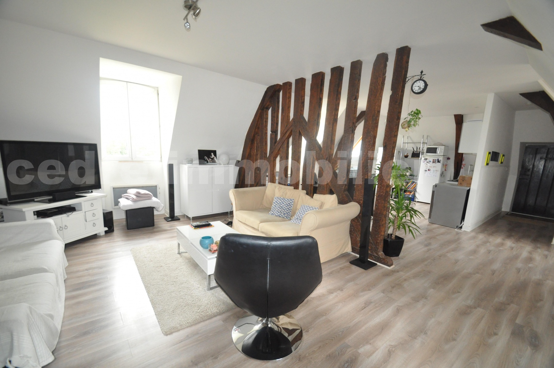 Appartement 4 Pièce(s) SAINT-PRYVE-SAINT-MESMIN