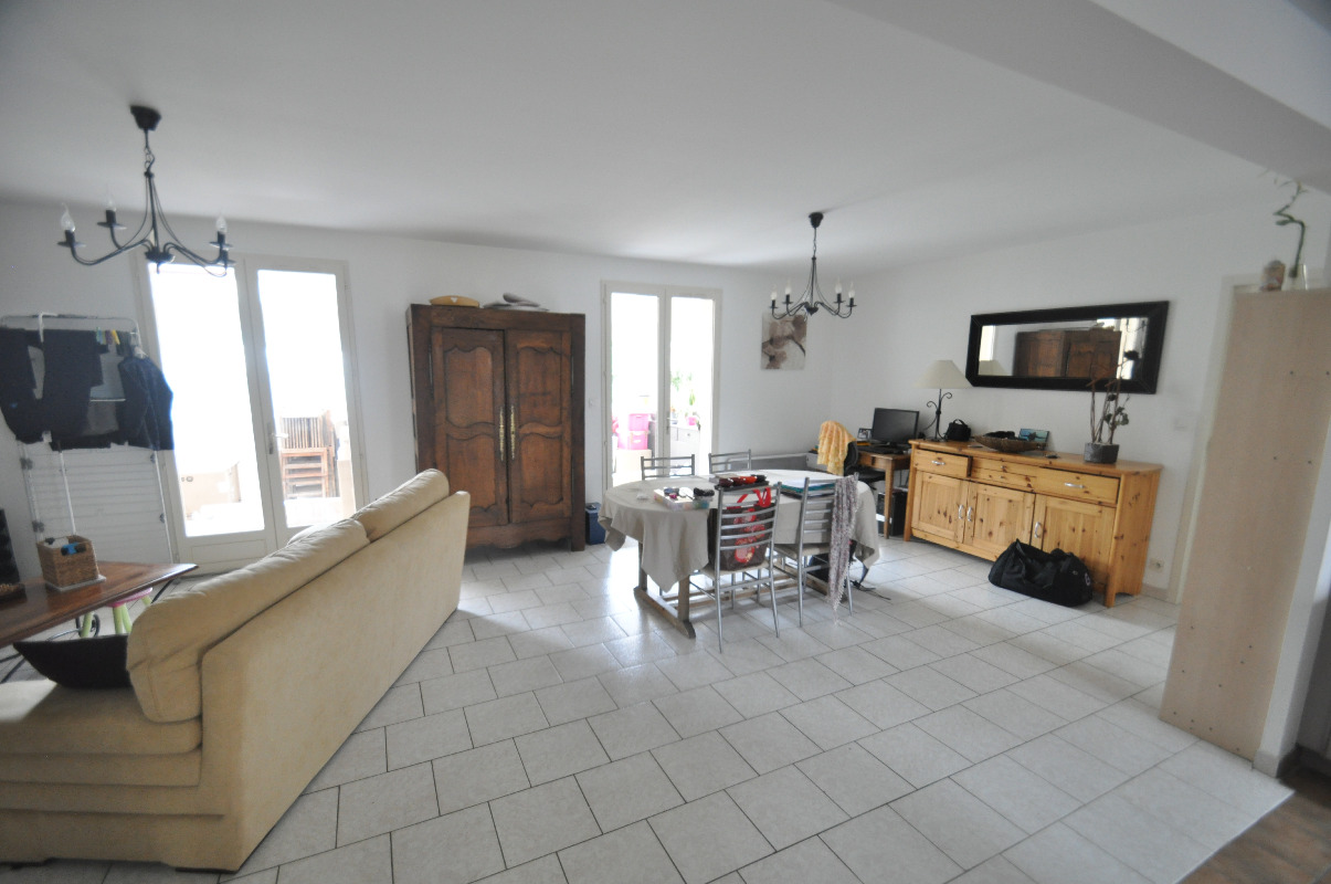 Maison 6 Pièce(s) SAINT-PRYVE-SAINT-MESMIN
