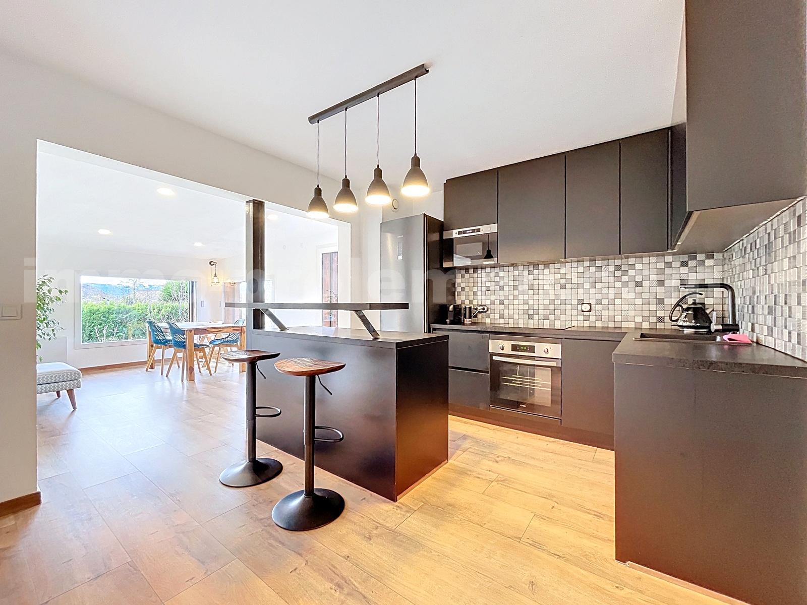 Appartement 4 Pièce(s) ETREMBIERES