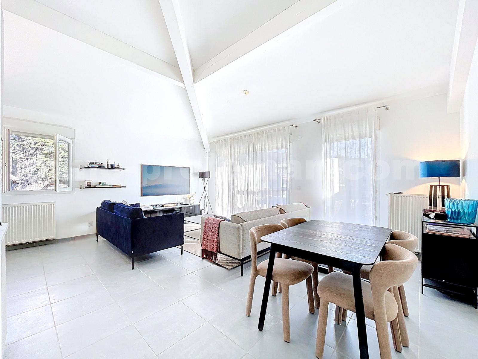 Appartement 4 Pièce(s) VETRAZ-MONTHOUX