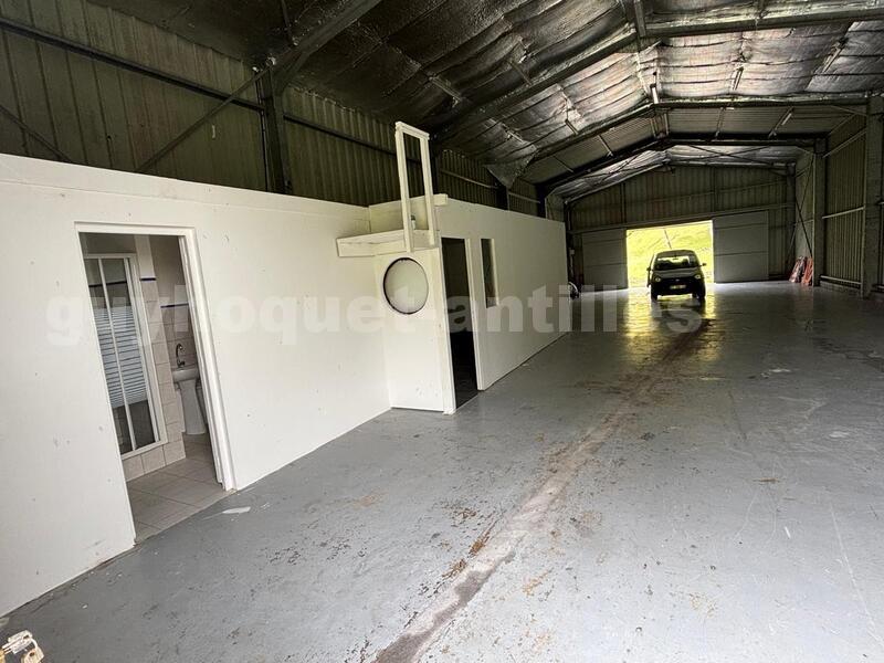 Local Entrepôt  Le Lamentin