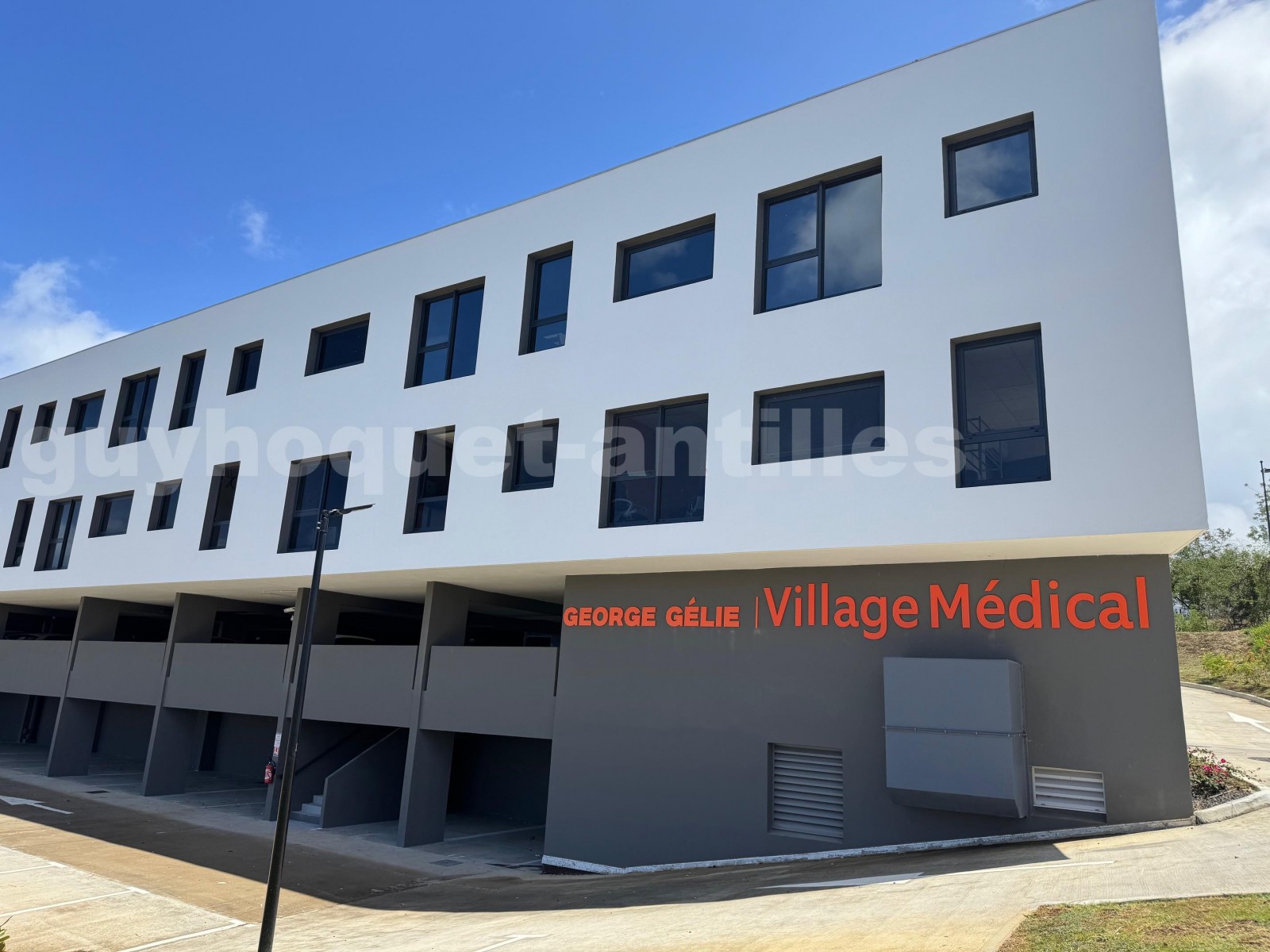 Local d’activités  Case-Pilote