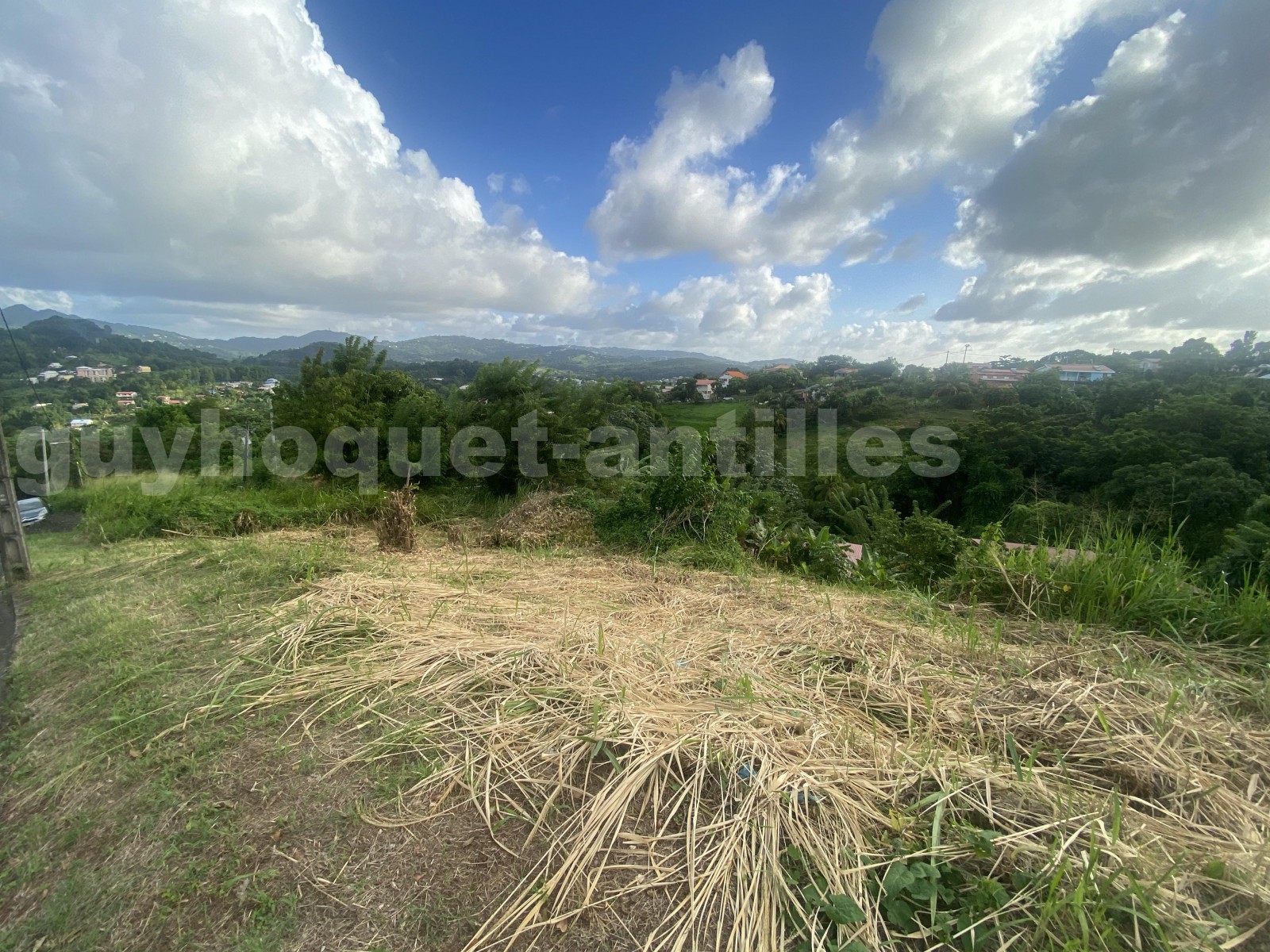 Terrain  SAINT-ESPRIT