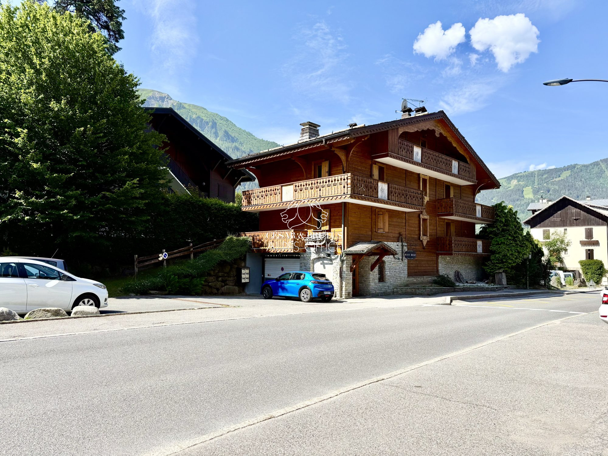 Building  Les Houches