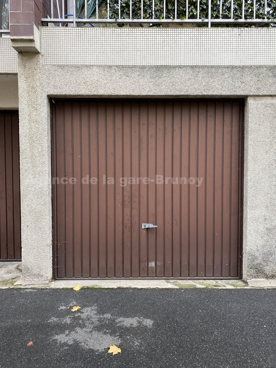 Parking  BRUNOY