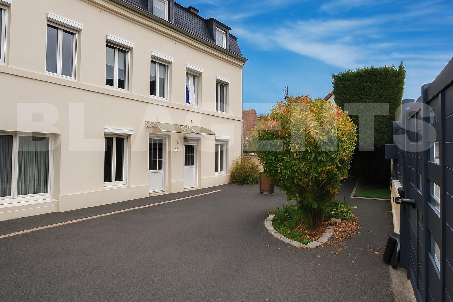 Maison 8 Pièce(s) LISIEUX