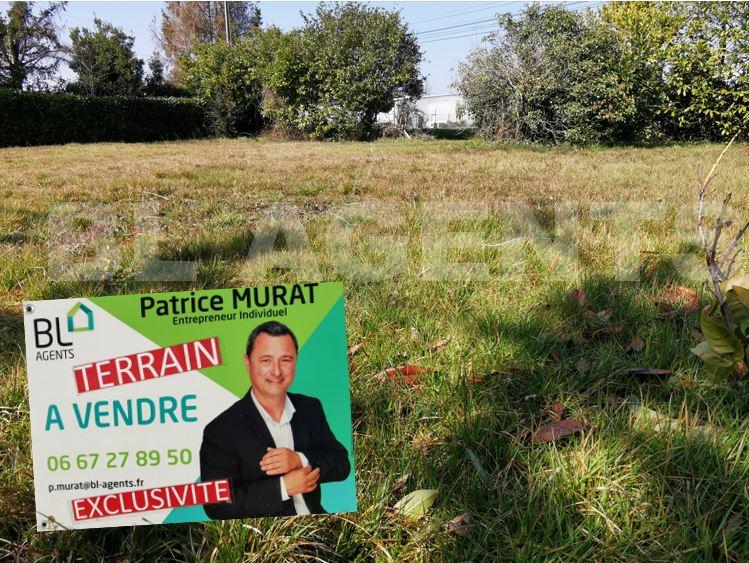 Terrain  LA LANDE-DE-FRONSAC