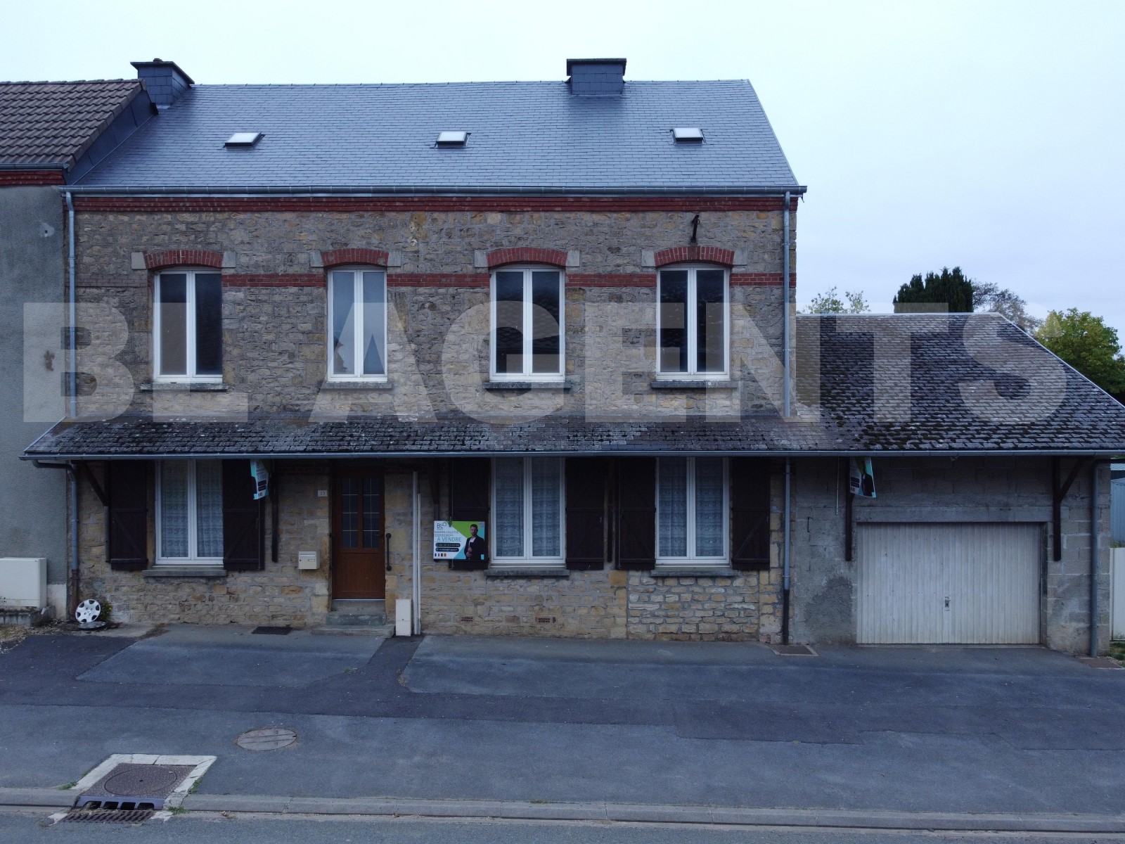 Maison 5 Pièce(s) TREMBLOIS-LES-CARIGNAN