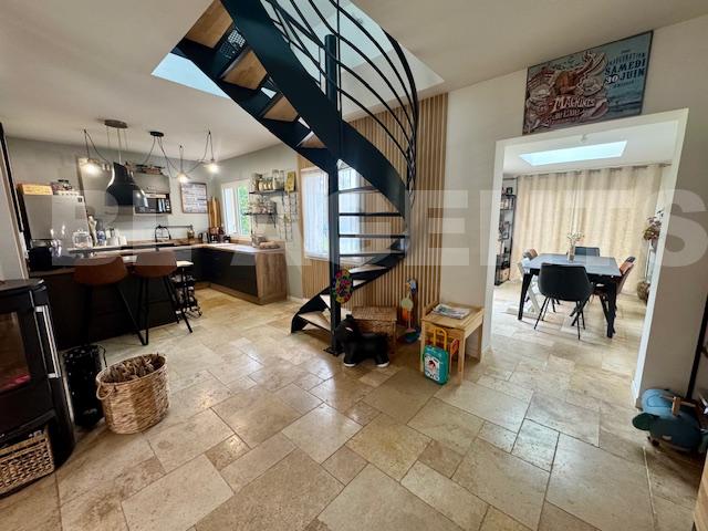 Maison 4 Pièce(s) SAINT-SYMPHORIEN-LE-CHATEAU