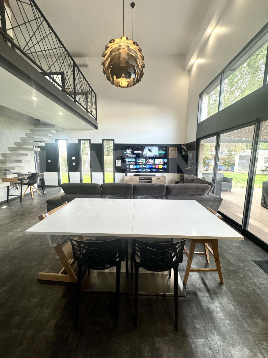 Propriété 5 Pièce(s) SAINT-NAUPHARY