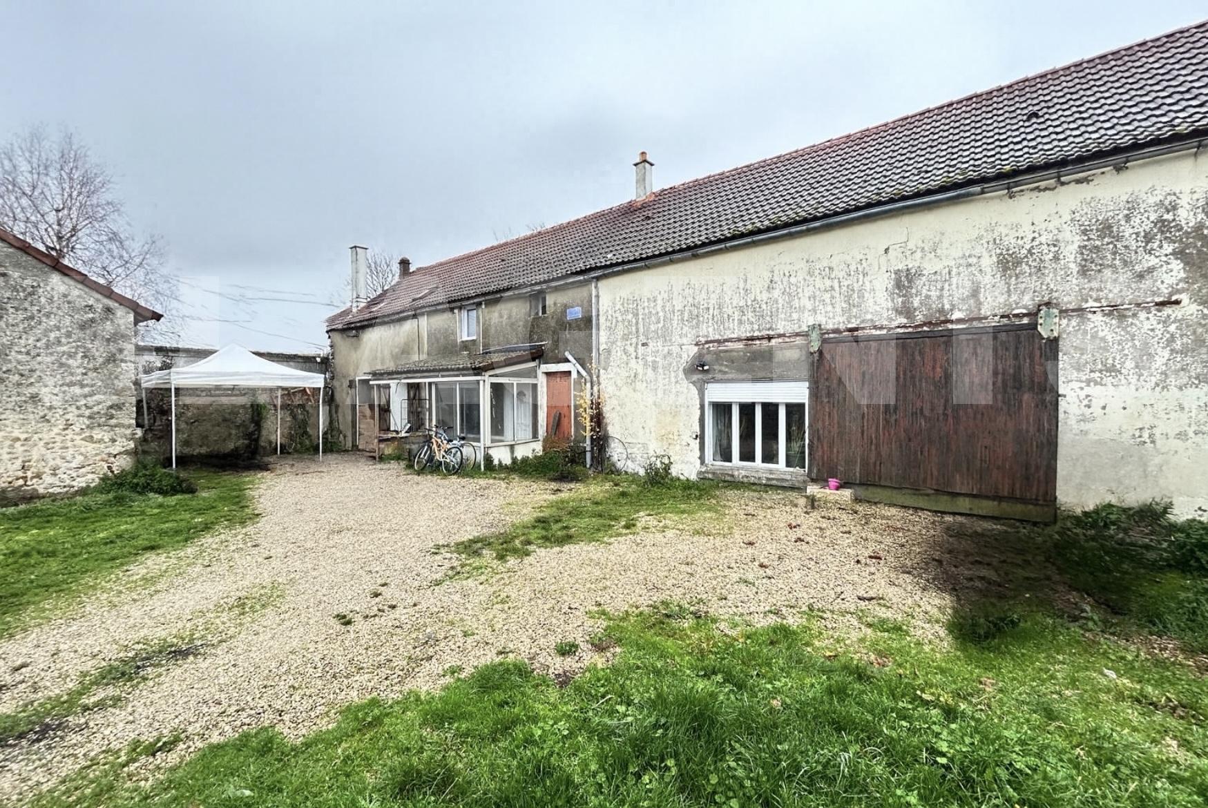 Maison 8 Pièce(s) AUXY