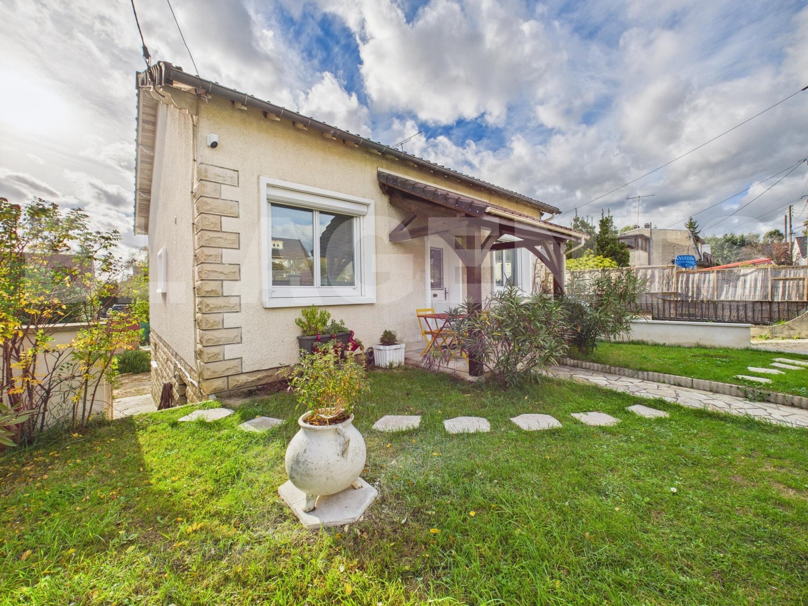 Maison 5 Pièce(s) LEUVILLE-SUR-ORGE