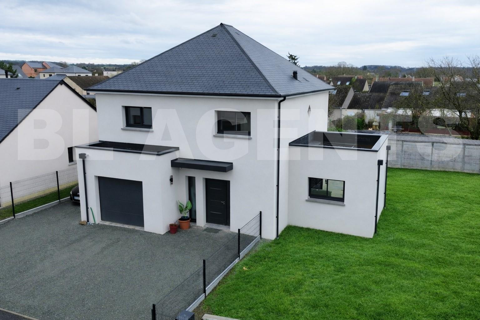 Maison 7 Pièce(s) NEUVILLE-SUR-SARTHE