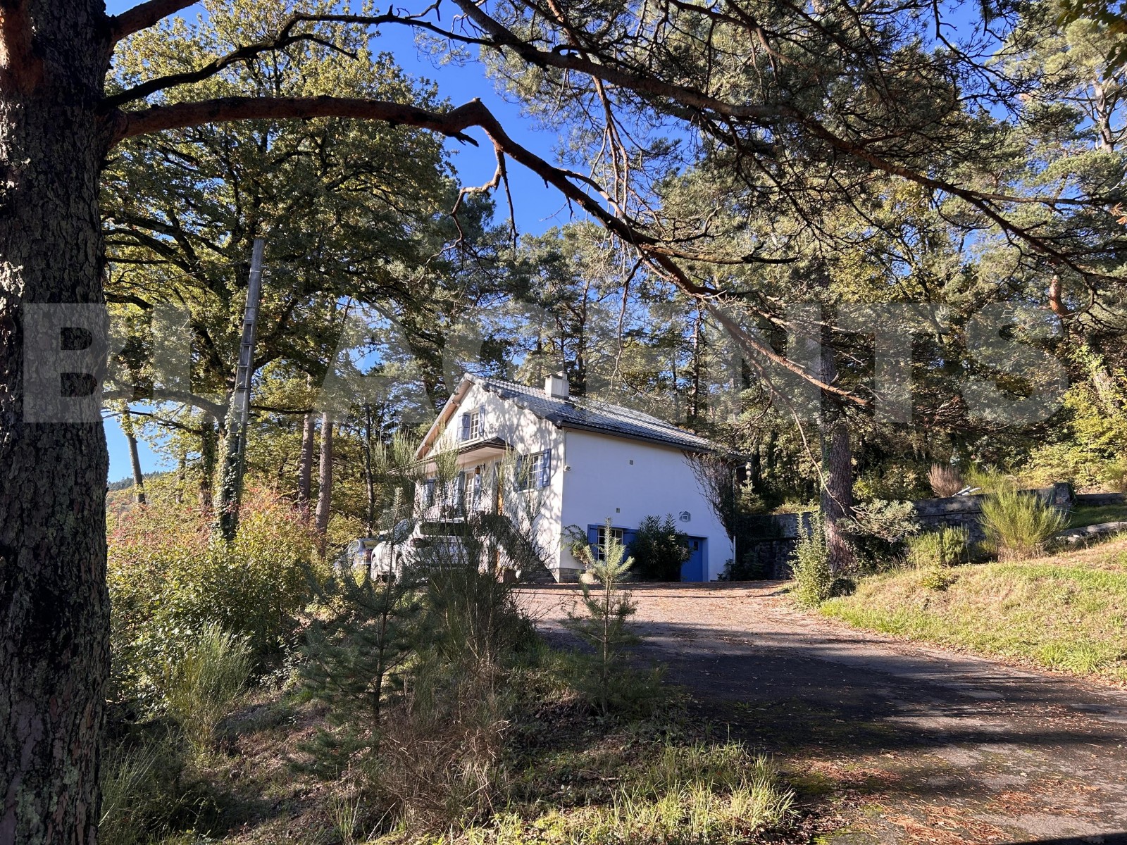 Maison traditionnelle 7 Pièce(s) SAINT-PIERRE-DE-TRIVISY
