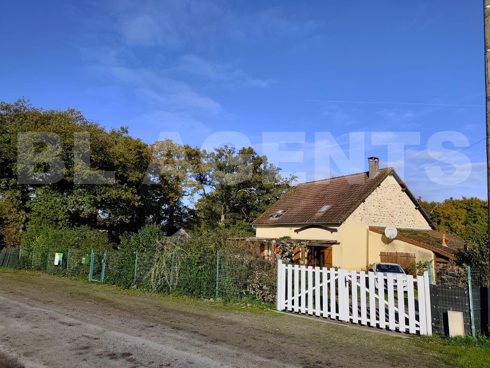 Maison 5 Pièce(s) SAINT-SULPICE-LES-FEUILLES