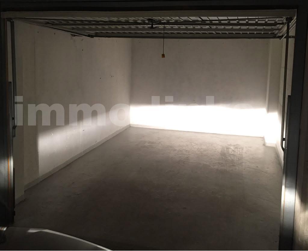 Parking  CHARENTON-LE-PONT