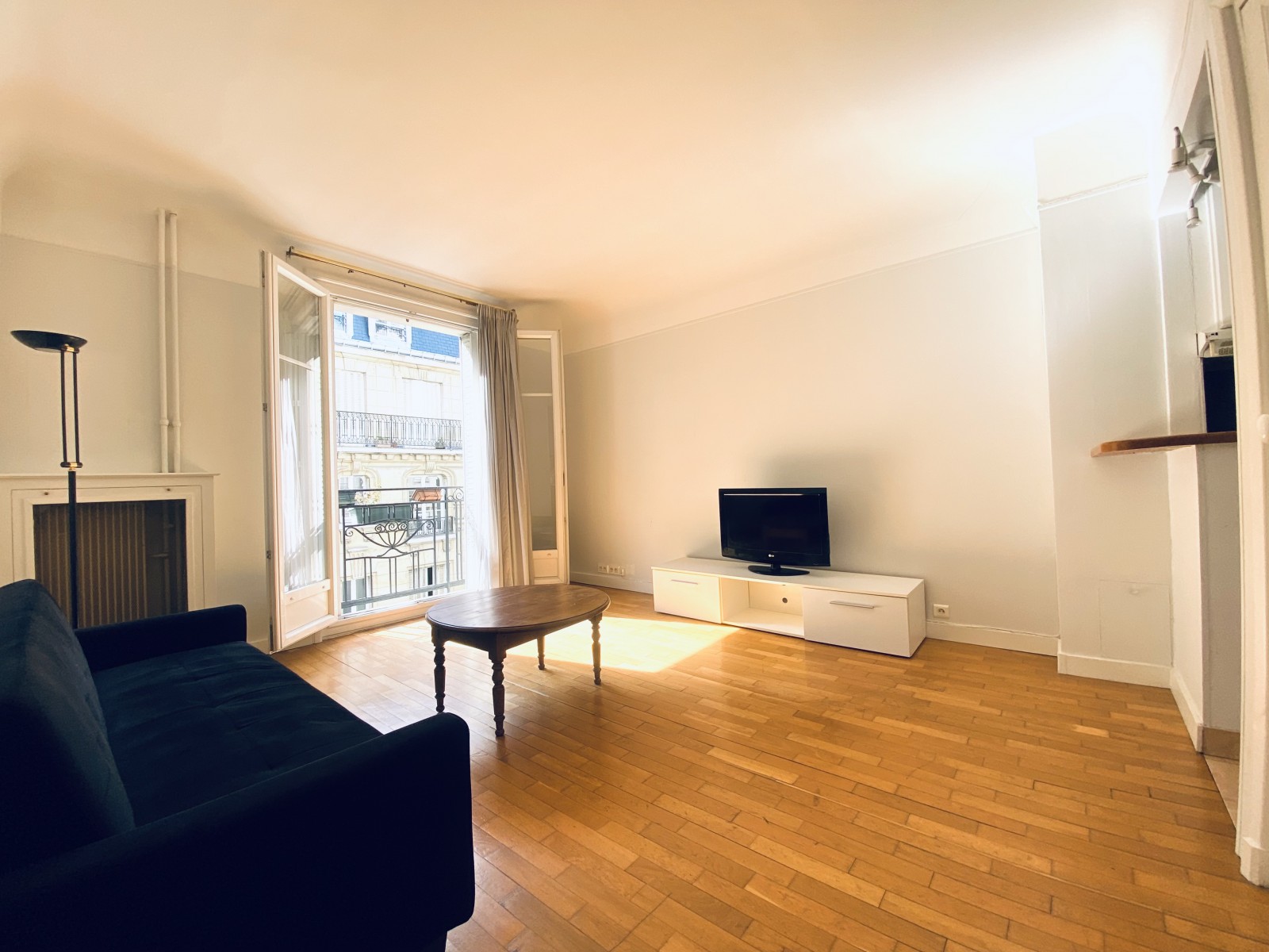 Appartement 2 Pièce(s) PARIS 18EME ARR. - Photo 2
