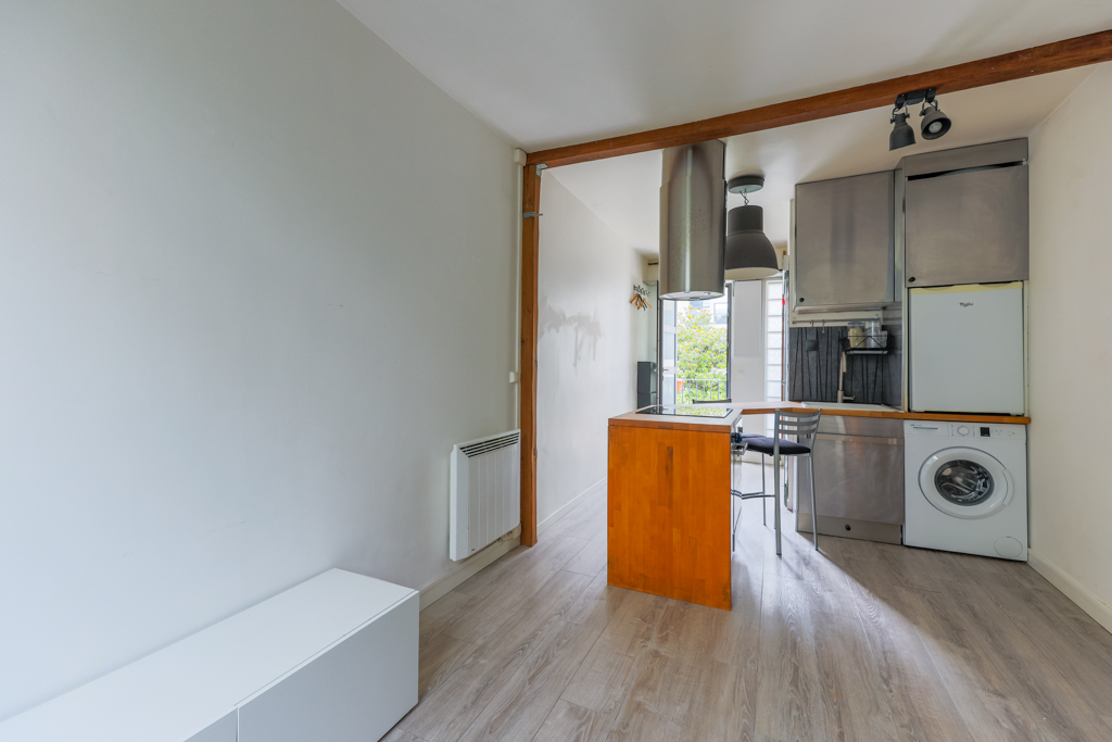 Studio 1 Pièce(s) PARIS 18EME ARR.