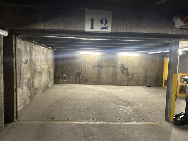 Parking  PARIS 18EME ARR. - Photo 2