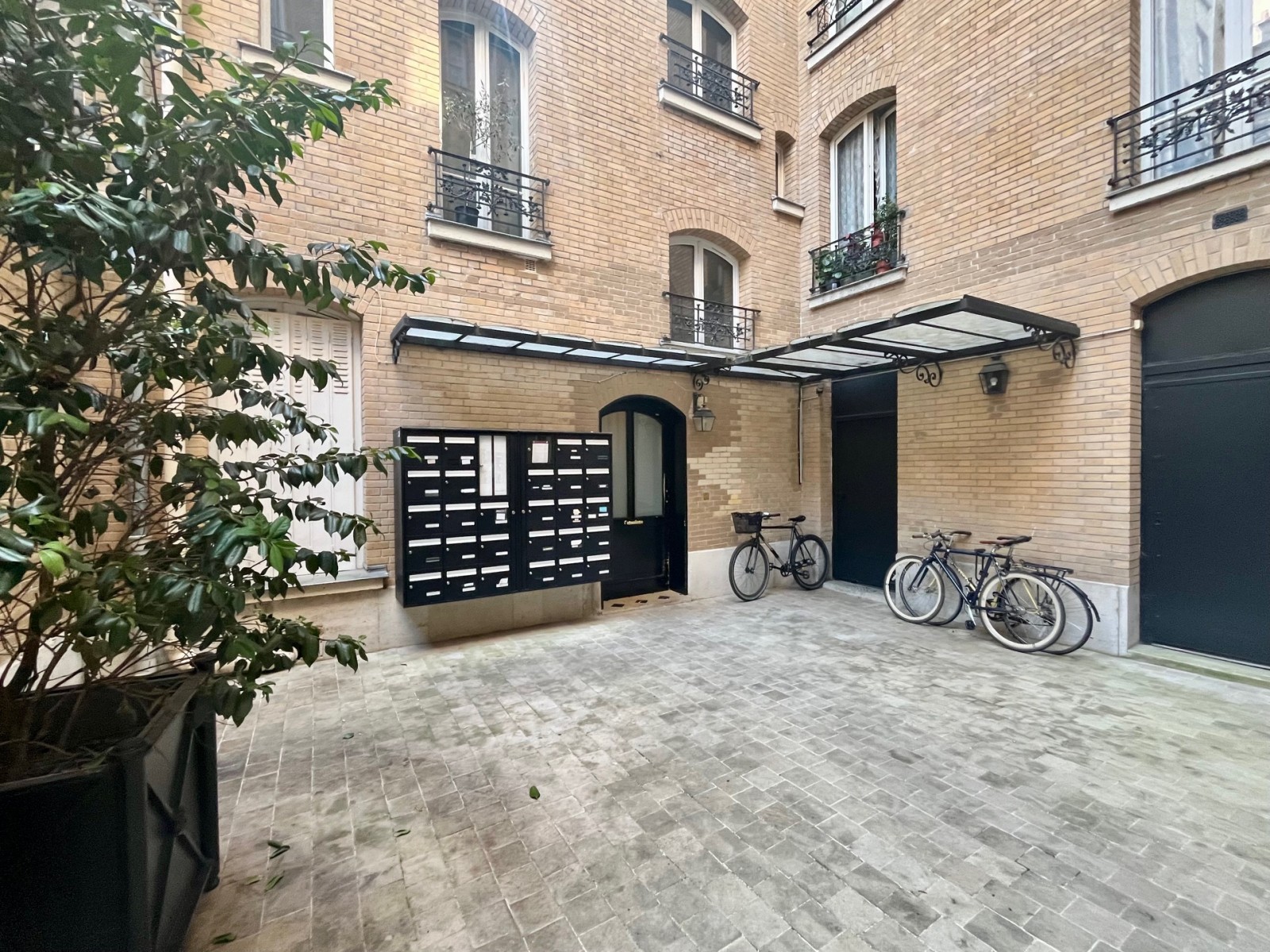 Studio 1 Pièce(s) PARIS 18EME ARR. - Photo 5