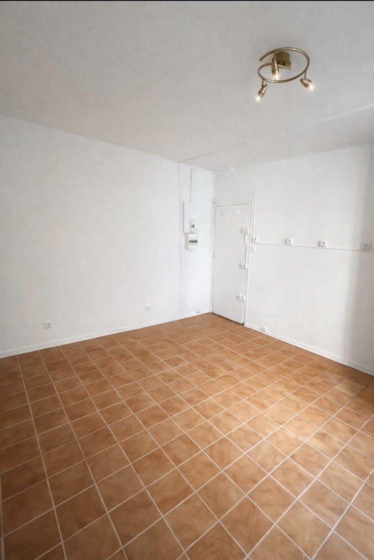 Studio 1 Pièce(s) PARIS 9EME ARR. - Photo 2