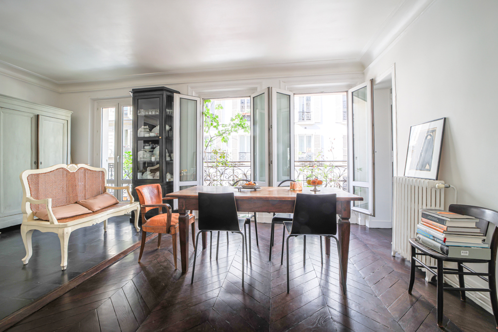 Appartement 6 Pièce(s) PARIS 18EME ARR.