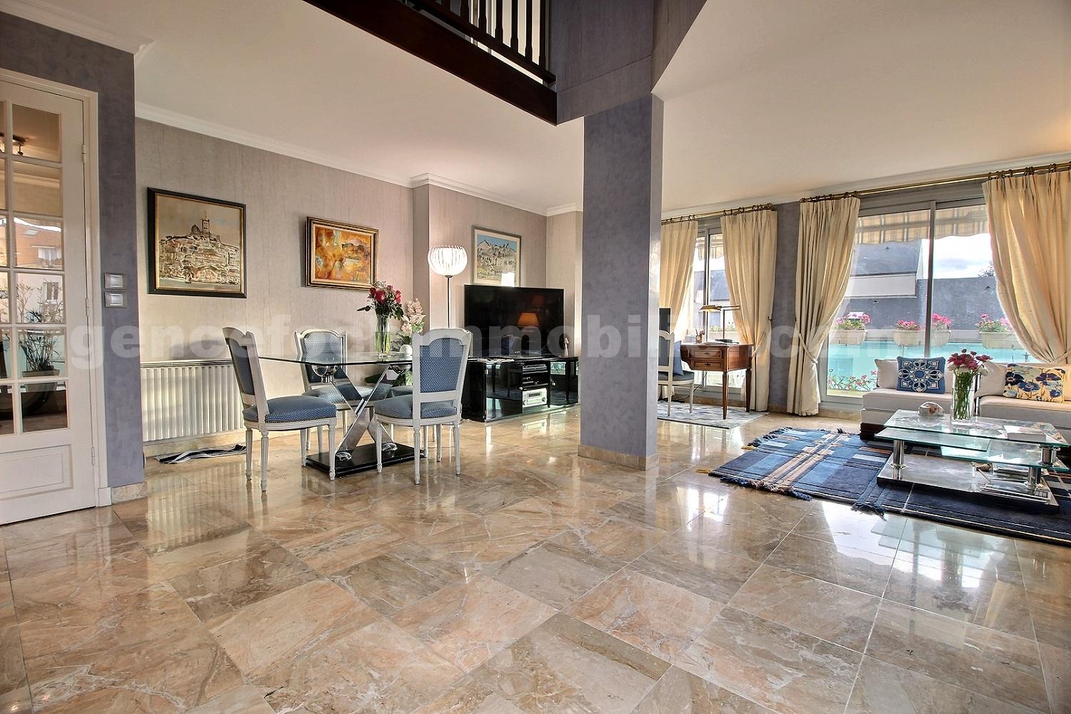 Loft 5 Pièce(s) SAINT-MAUR-DES-FOSSES