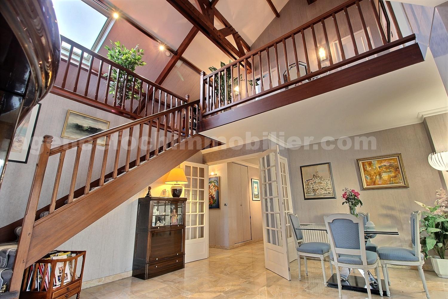 Loft 5 Pièce(s) SAINT-MAUR-DES-FOSSES