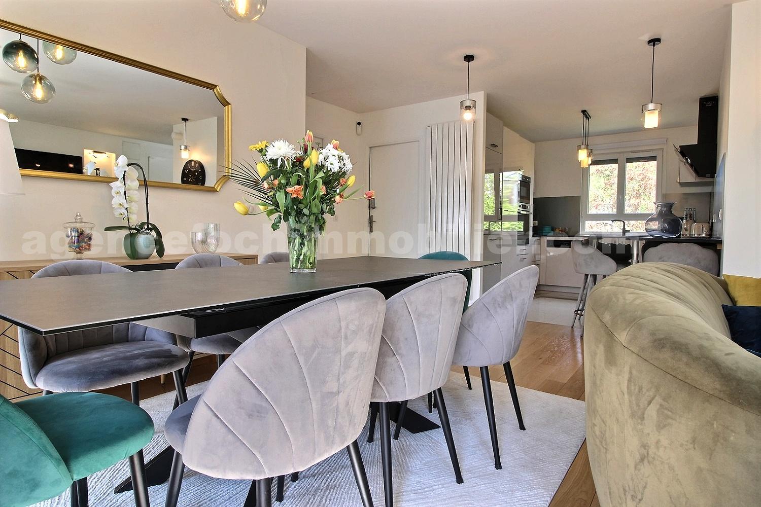 Maison 6 Pièce(s) SAINT-MAUR-DES-FOSSES