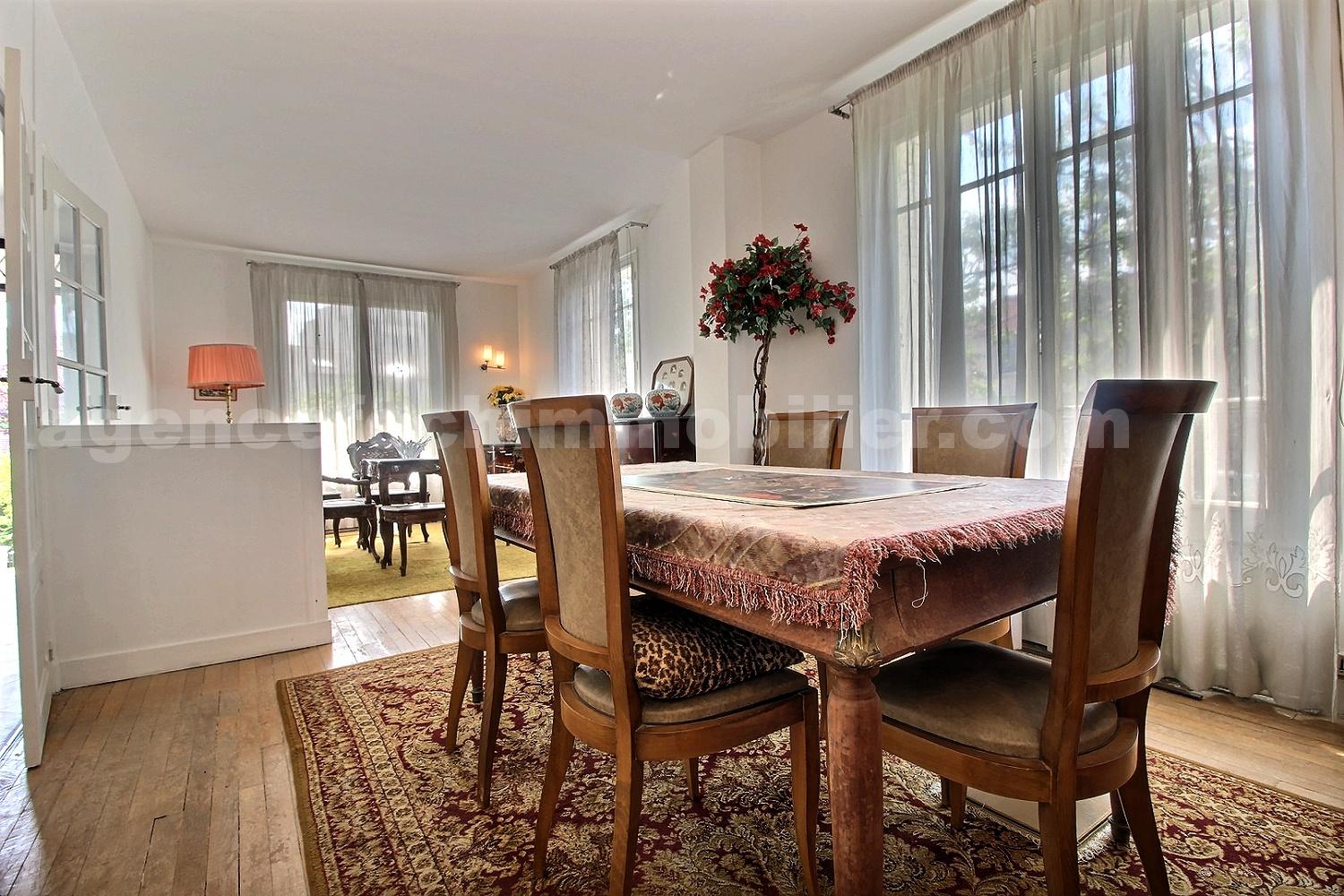 Maison 6 Pièce(s) SAINT-MAUR-DES-FOSSES