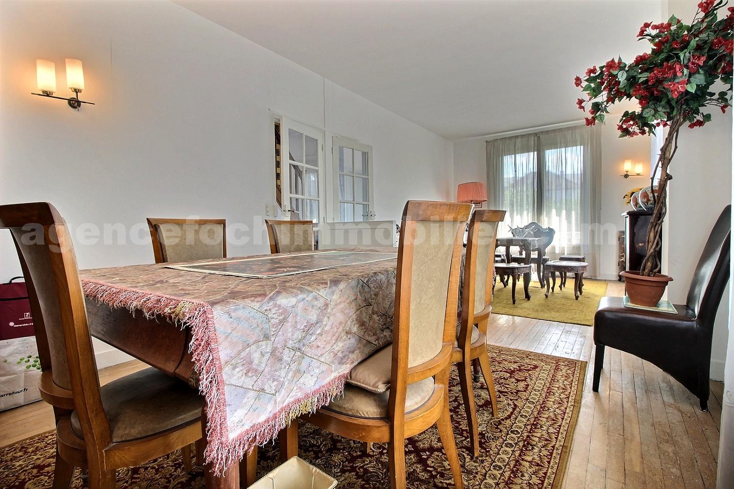 Maison 6 Pièce(s) SAINT-MAUR-DES-FOSSES