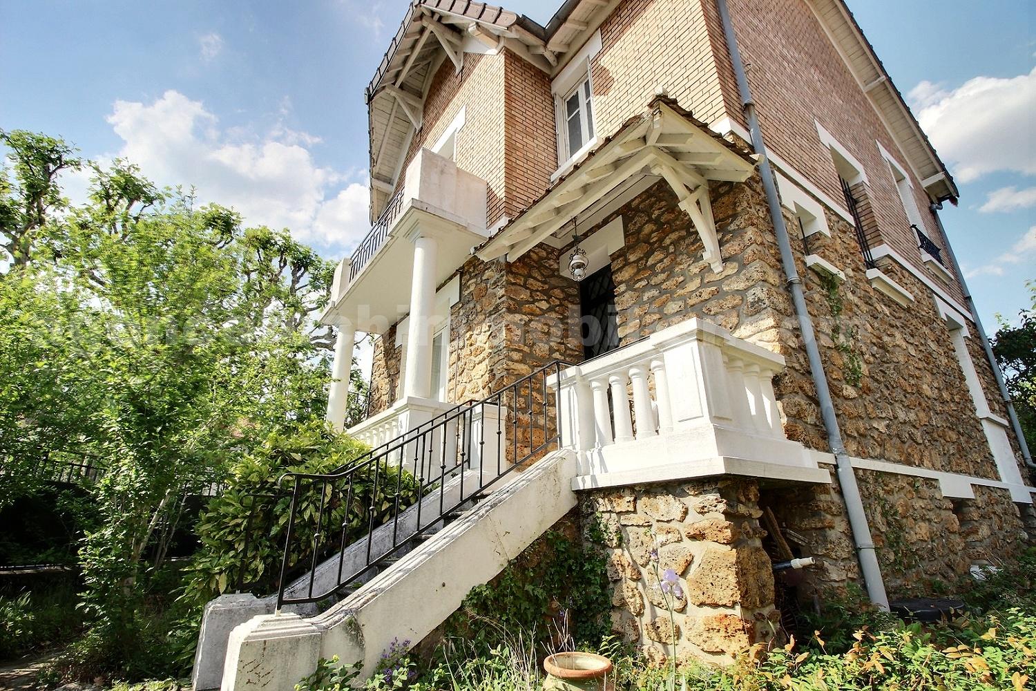 Maison 6 Pièce(s) SAINT-MAUR-DES-FOSSES