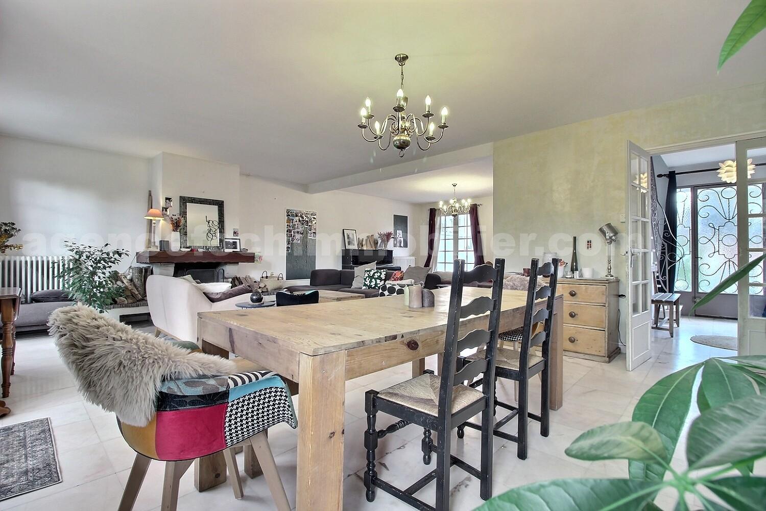 Maison 7 Pièce(s) SAINT-MAUR-DES-FOSSES