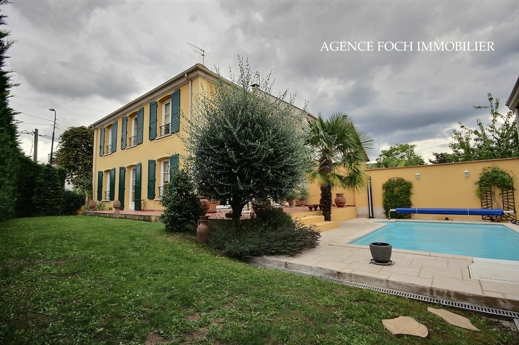 Maison 6 Pièce(s) SAINT-MAUR-DES-FOSSES
