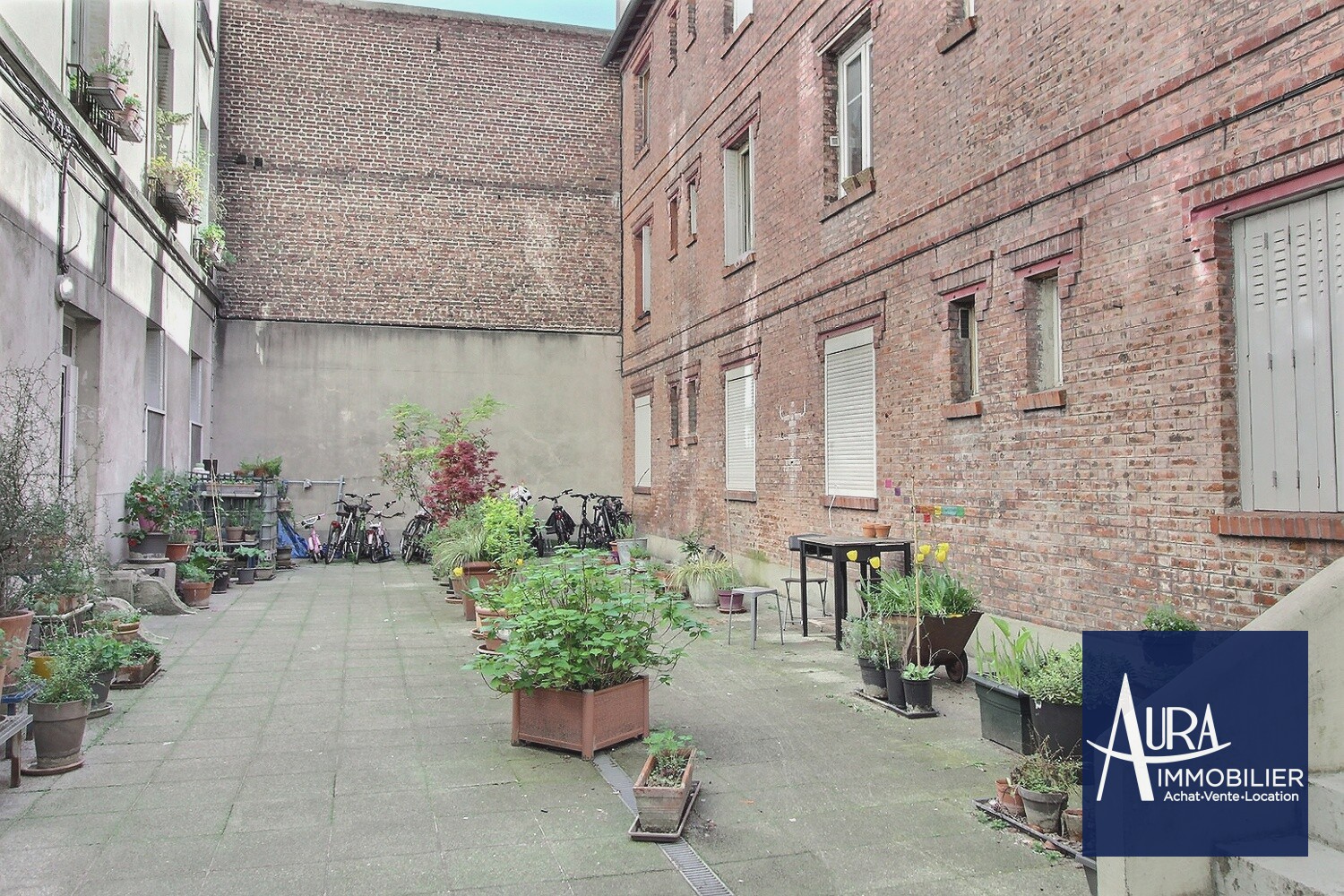 Studio 1 Pièce(s) LES LILAS