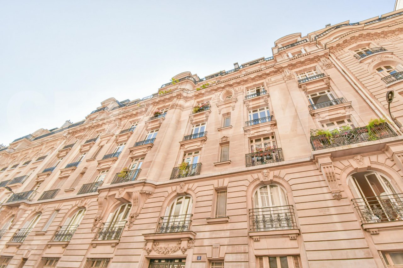 Appartement 5 Pièce(s) PARIS 9EME ARR.