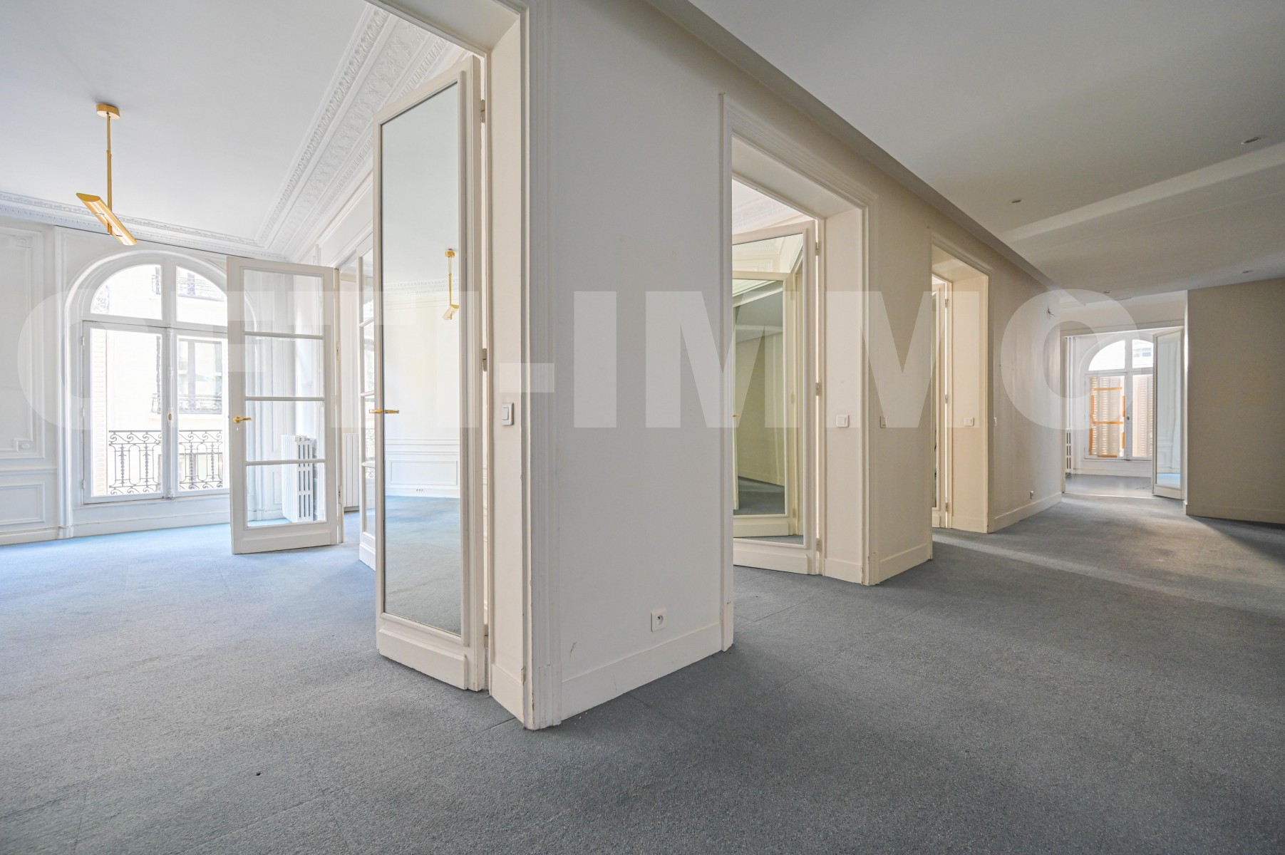 Bureau 5 Pièce(s) PARIS 9EME ARR.