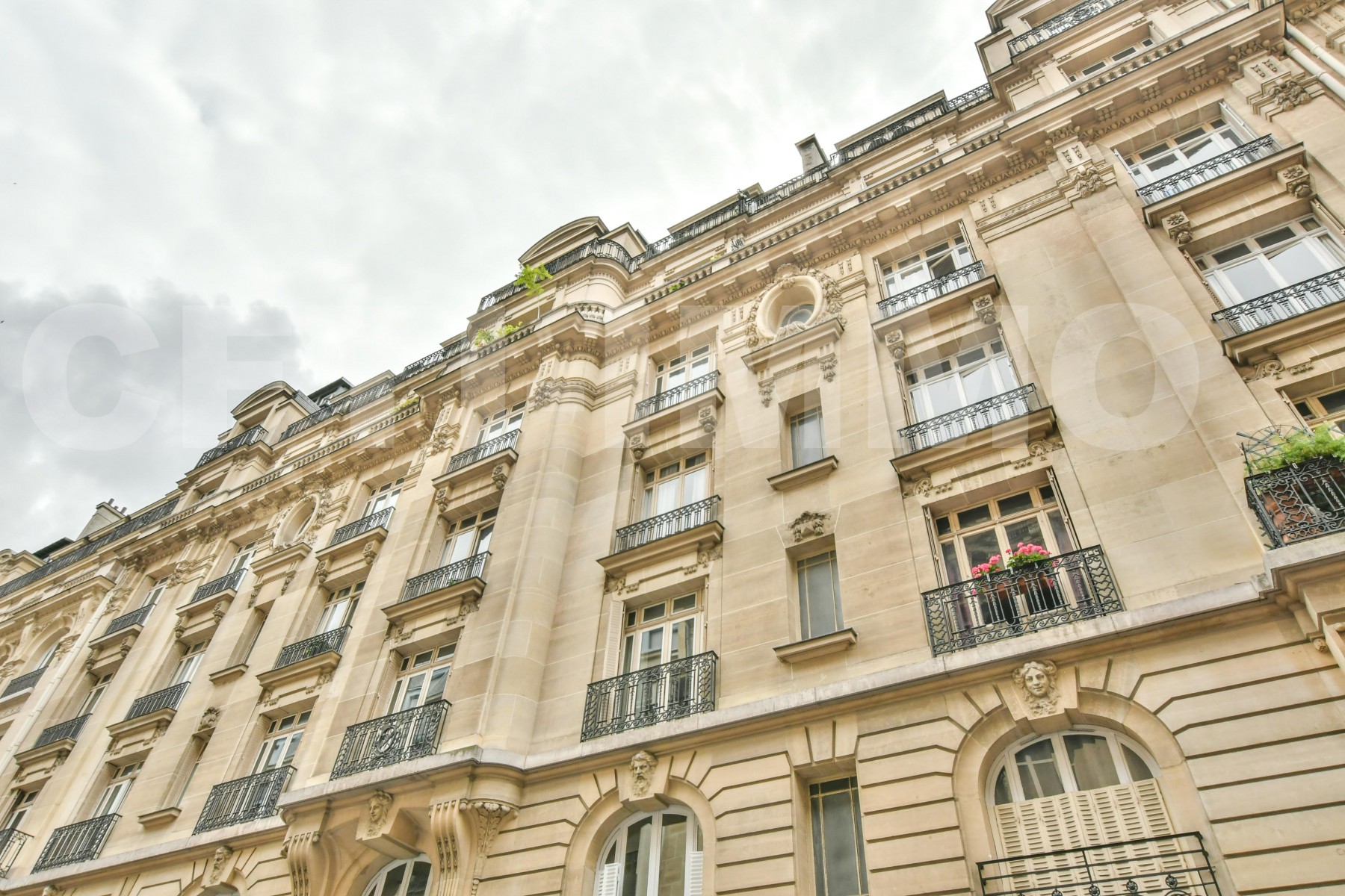 Studio 1 Pièce(s) PARIS 9EME ARR.