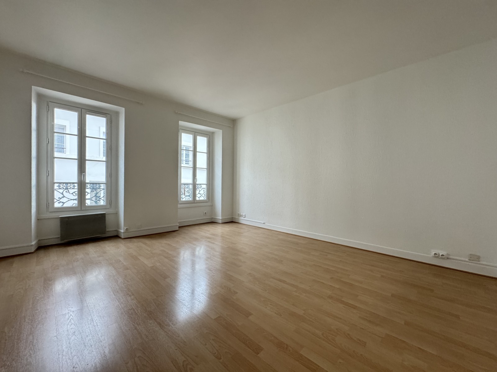 Appartement 2 Pièce(s) CHARENTON-LE-PONT - Photo 2