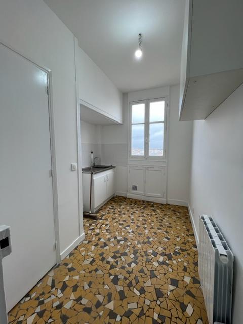 Appartement 1 Pièce(s) ASNIERES-SUR-SEINE - Photo 2