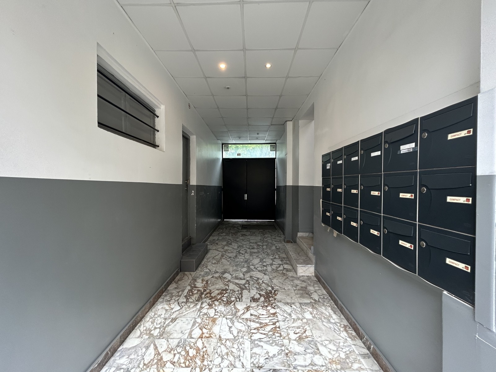 Immeuble  SAINT-DENIS - Photo 2