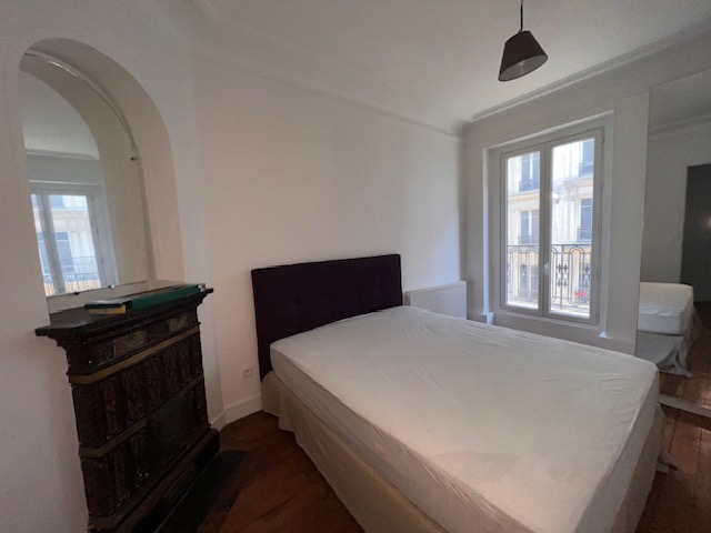 Appartement 2 Pièce(s) PARIS 10EME ARR. - Photo 3