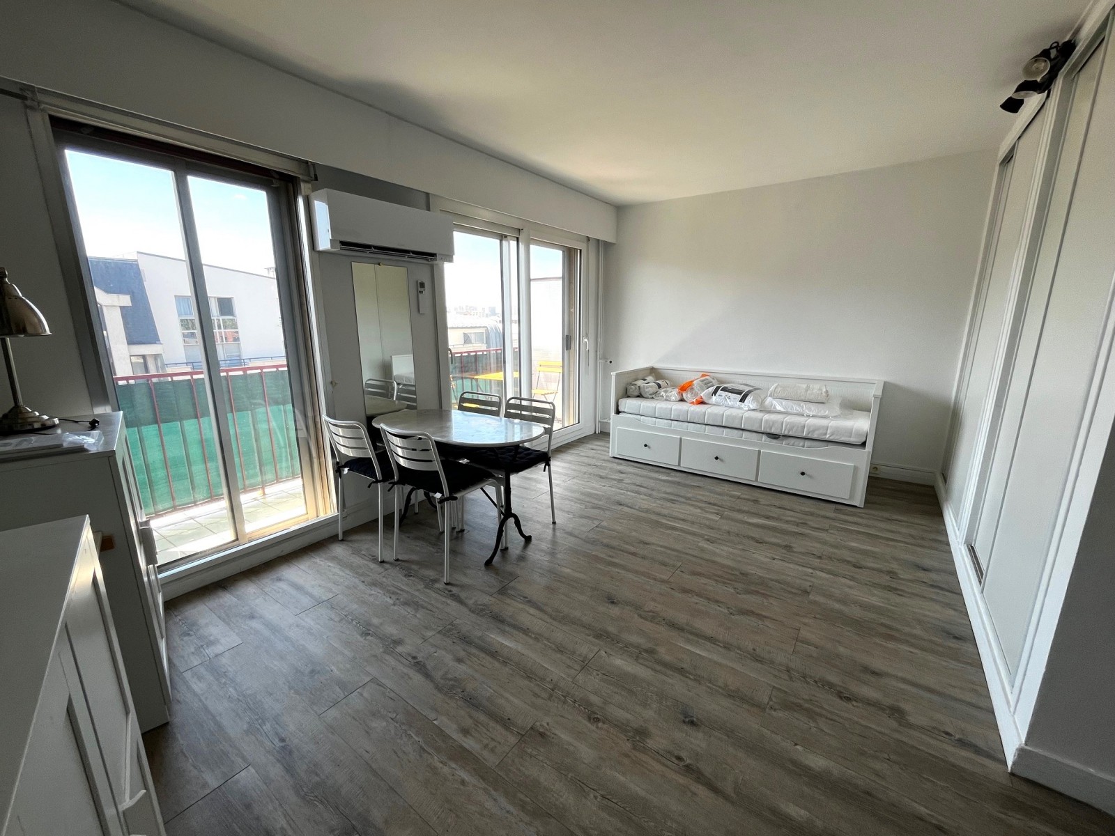 Studio 1 Pièce(s) CHARENTON-LE-PONT