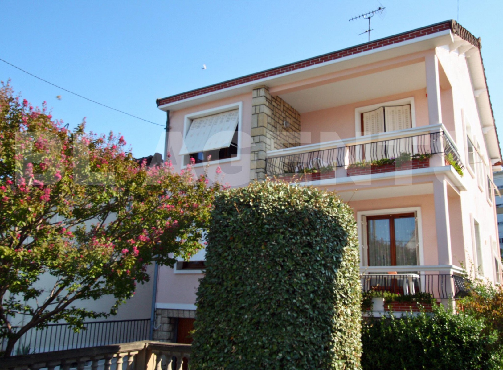 Maison 10 Pièce(s) VIGNEUX-SUR-SEINE - Photo 1