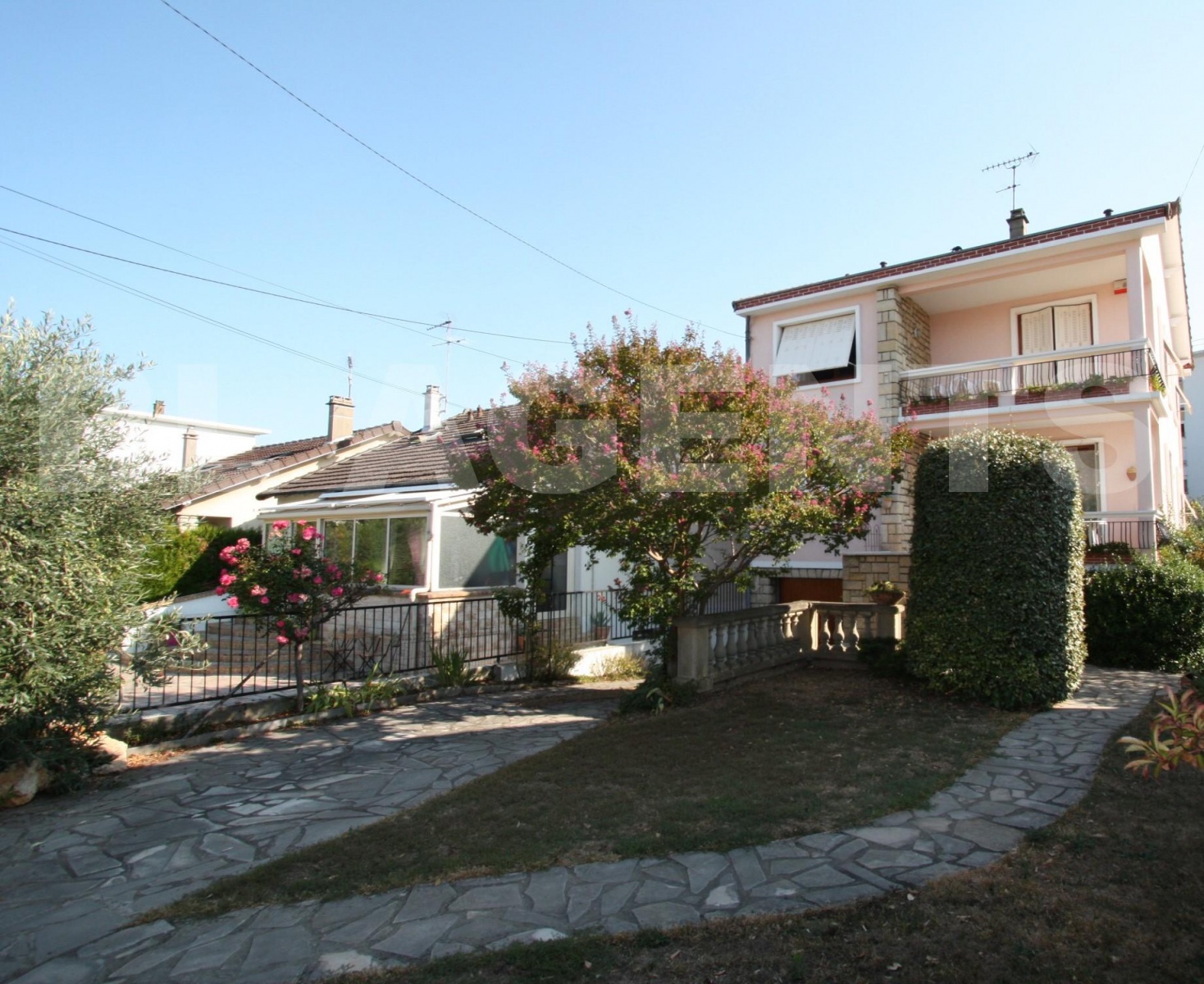 Maison 10 Pièce(s) VIGNEUX-SUR-SEINE - Photo 2
